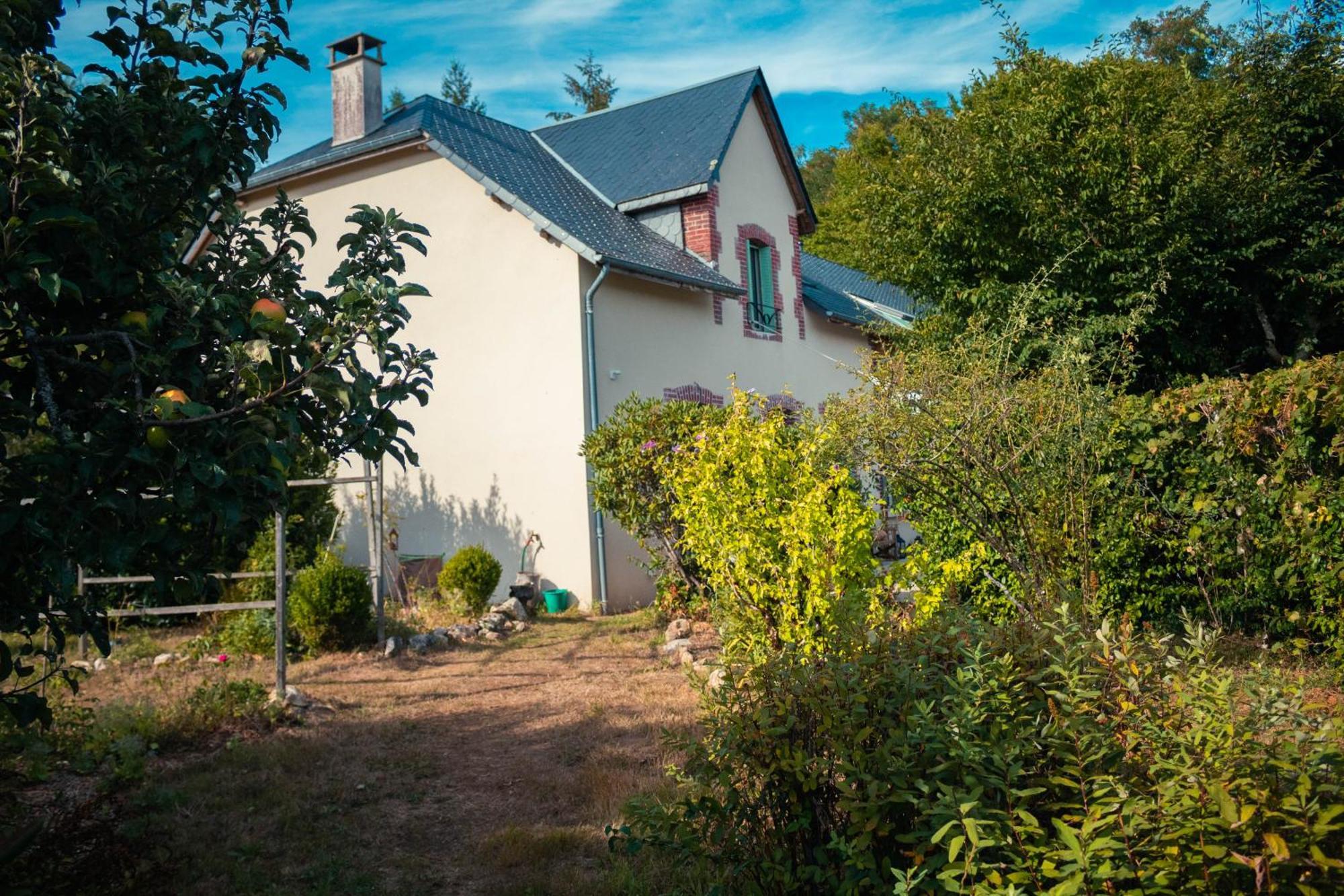 Les Jardins De Nanine Acomodação com café da manhã Lapleau Exterior foto